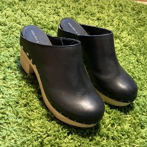 Chelsea & Violet Leather Clogs with Wooden Heel Size W8.5